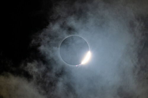 L'éclipse de soleil d'avant -hier.