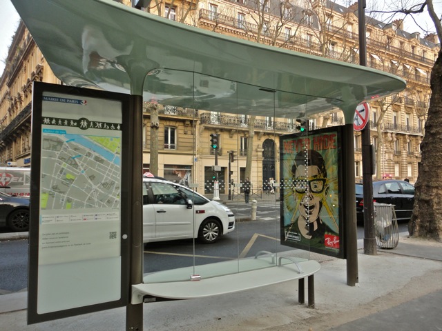 Nouveaux arrêts de bus à Paris, vers la smart city