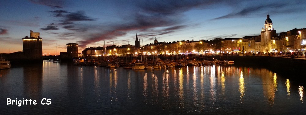 Le port de La Rochelle à la tombée de la nuit...