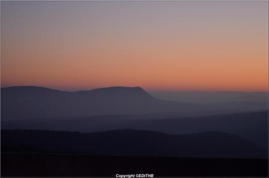 FIN DE JOURNEE SUR LES HAUTEURS DE MILLAU - EDITHB