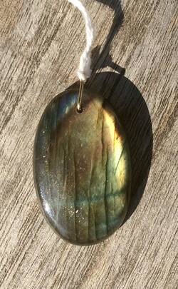 Labradorite forme ovale