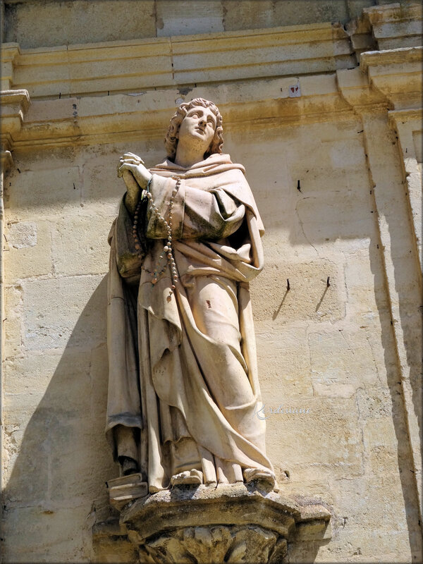 Photo de la façade et statues (N.D. de Verdelais)