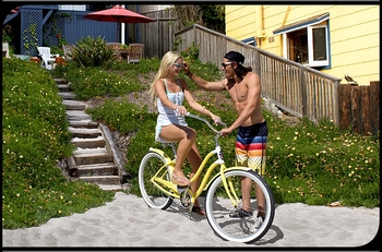 02-Bicycles-Laguna-Beach-Victoria-Beach