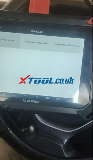 Program Hyundai i20 Smart Key with Xtool X100 Pad2 03