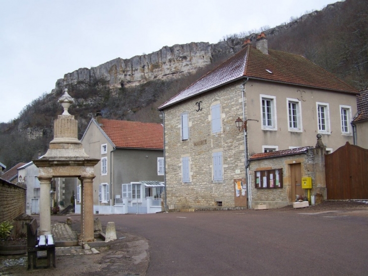 Fontaine mairie roche - Baulme-la-Roche