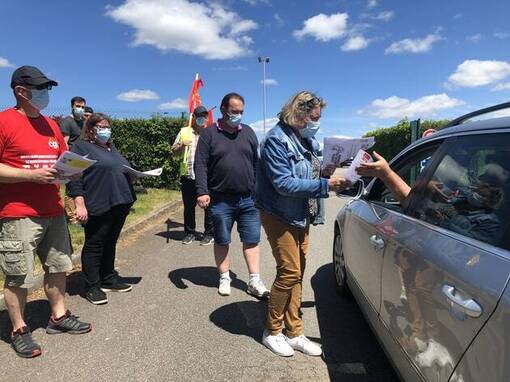 Plusieurs centaines de salariés de l’abattoir de volailles Galliance, à Languidic (Morbihan), sont en grève depuis le vendredi 4 juin.