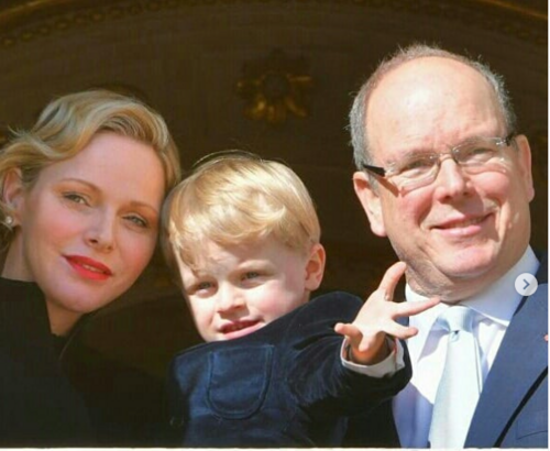 Le couple princier avec le prince Jacques lors des cérémonies de la sainte Dévote 2019