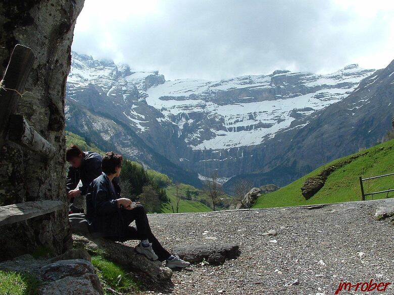 Cirque de Gavarnie, un cadre magique tapissé de blanc 