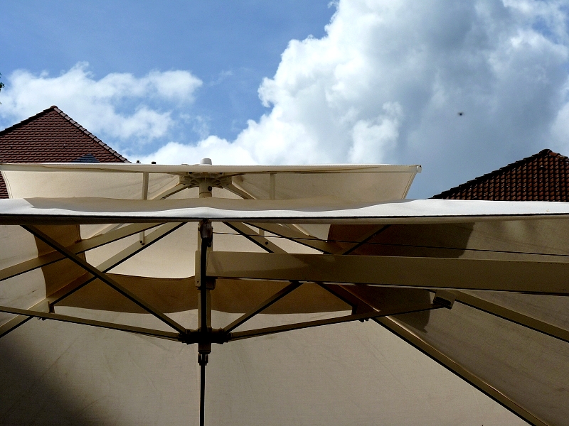 Metz / La parade des parasols...