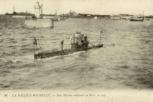 LA PALLICE - ROCHELLE - SOUS MARIN RENTRANT AU PORT - LL 56 - 1917