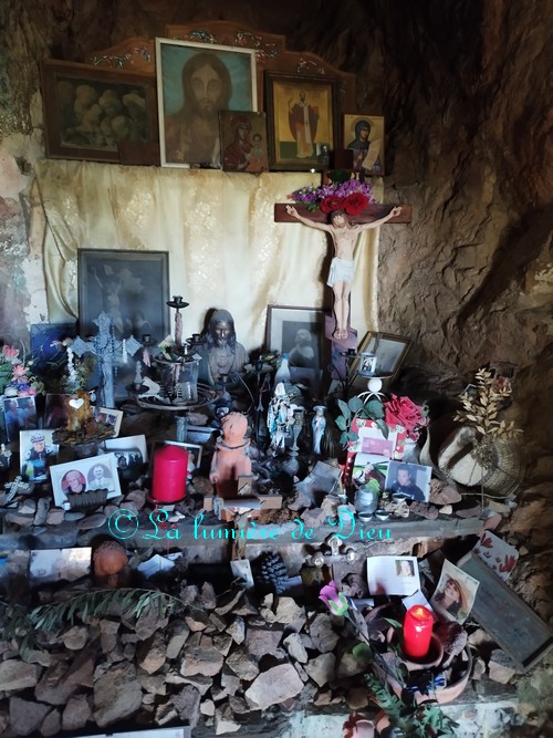 Saint Raphaël, la grotte saint Honorat (Sainte Baume)