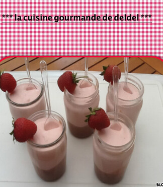 VERINE DE MOUSSE CHOCOLAT ET SA MOUSSE DE CHANTILLY FRAISES