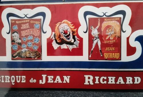 Montage du Nouveau Cirque de Jean Richard ( archives Eric Langlois)
