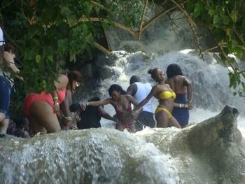 dunns-river-falls-ocho-rios-jamaica+1152_12986599430-tpweb11w-21509