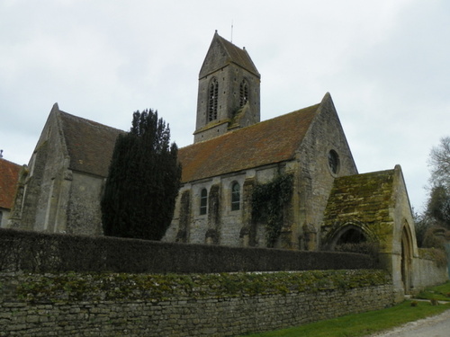 Le château de Brécy et l'église Sainte-Anne