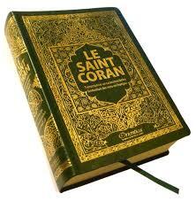 Le Saint Coran : arabe-français-phonétique - Transcription en caractères  latins et traduction des sens en français - Format de poche - Couleur vert  - Livre