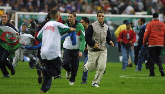 Samedi 06.10.2001 Stade de france l\'équipe de France-Algérie 4-1