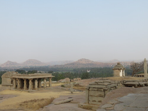 Hampi : la colline d'Hemakuta