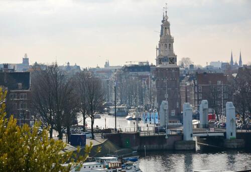Vue depuis le toit du NEMO à Amsterdam
