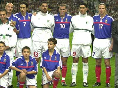 Samedi 06.10.2001 Stade de france l\'équipe de France-Algérie 4-1