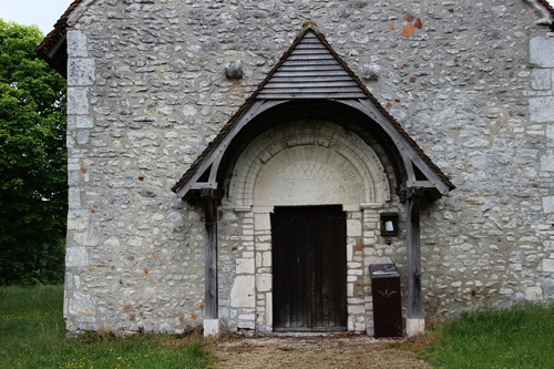 L'étrange tympan de l'église de Cortrat