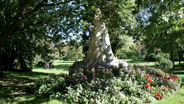 Jardin des Plantes: les Statues
