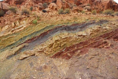 La roche prend des couleurs incroyables