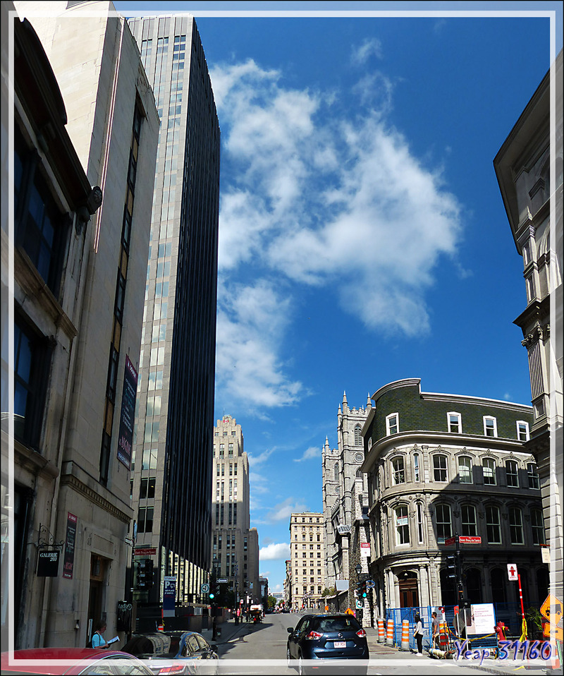 Vues panoramiques de la Basilique Notre-Dame de Montréal et de la place d'armes - Montréal - Québec - Canada