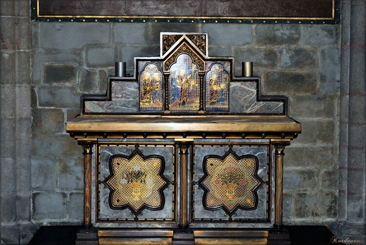 Photo de l'autel de la chapelle Sainte-Anne : Quimper