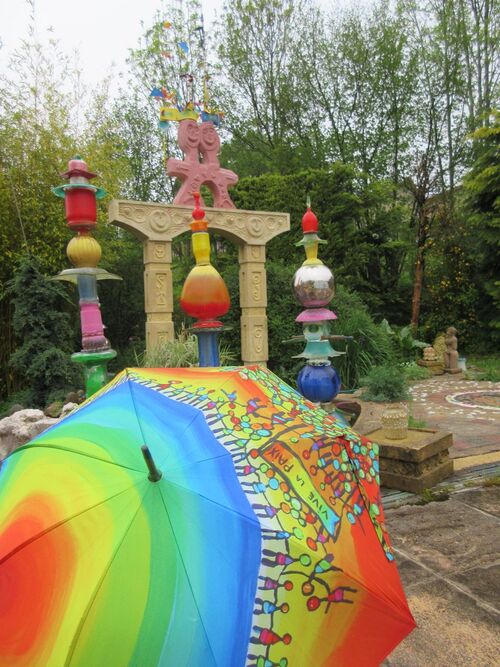 Parapluies au jardin des deux mille cœurs