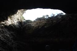 Grotte à ciel ouvert