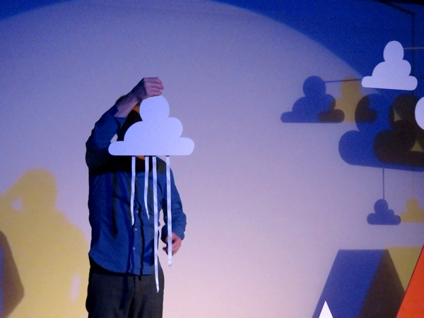 "A l'ombre d'un nuage", un spectacle qui a ravi les tout petits, a été présenté salle Kiki de Montparnasse