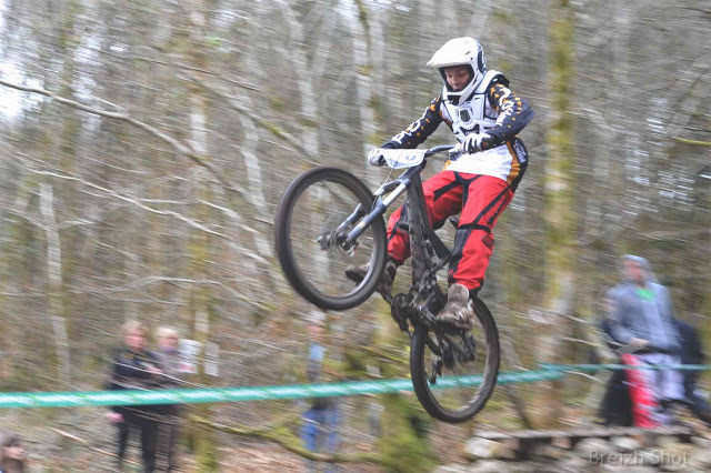 VTT Roches-du-Diable - Franchissement d'obstacle