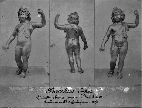  La statue de Bacchus enfant restituée au Musée du pays Châtillonnais, a été découverte à Vertillum (aujourd'hui Vertault)