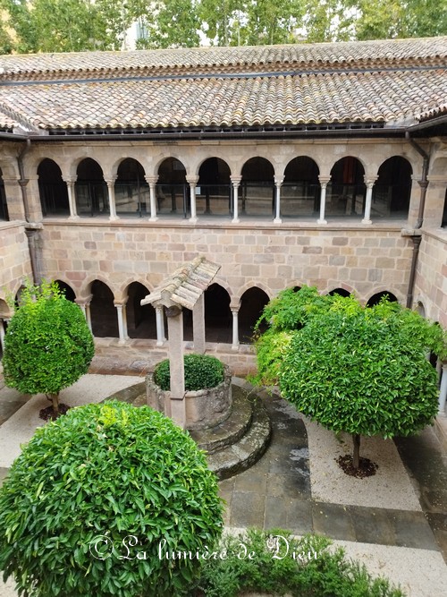 Fréjus, le cloître de la cathédrale saint Léonce