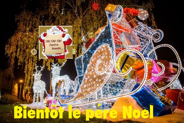 C'est Bientôt la belle nuit de Noël à genoux les petits enfants 