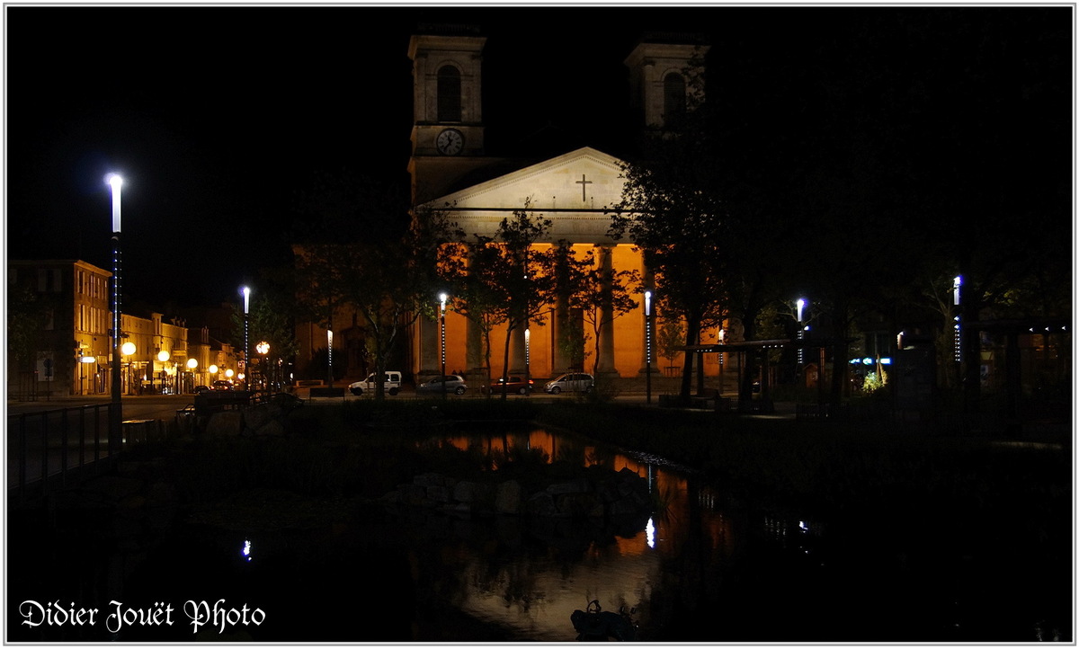 (85) Vendée - La Roche sur Yon (1) - Place Napoléon / Photos de nuit