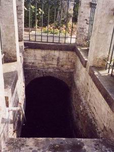 Blingel, fontaine Sainte Emme