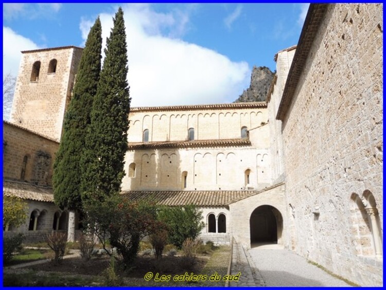 St Guilhem le Désert, le sentier des fenestrettes