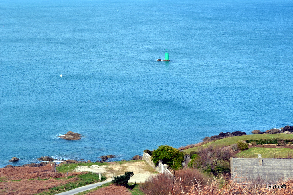 De la baie de Quervière à Omonville-La-Rogue.