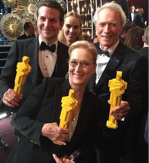 Oscars 2015 : Les perdants Clint Eastwood, Meryl Streep et Bradley Cooper se consolent avec une statuette en Lego