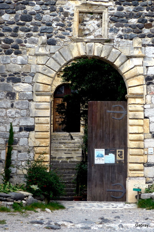 Alba-la-Romaine (Ardèche) : le village son église et son château ... n 1