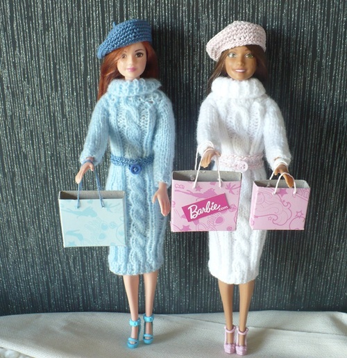 Barbie en robe torsade de Malélé et Patricia.F