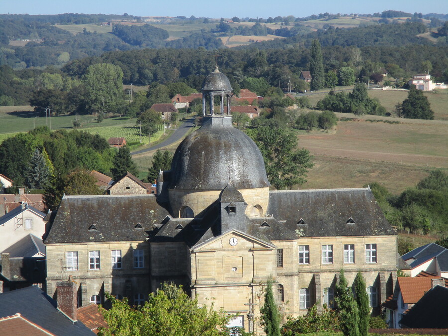 LE  CHATEAU  DE  HAUTEFORT  EN  DORDOGNE   (2)