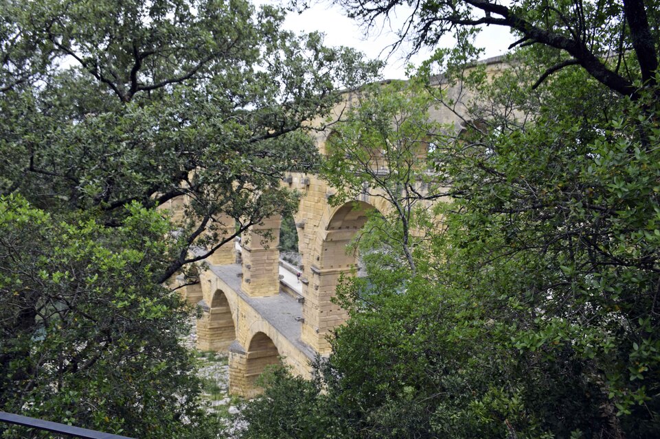 Le Pont du Gard vu de la rive droite