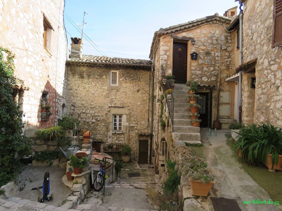 Tourrettes sur Loup (06)