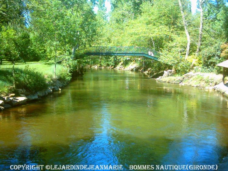 Bommes (Gironde)DESCENTE DU CIRON EN GROUPE SANS ENCADREMENT EN CANOË ... PARCOURS AVENTURE EN HAUTEUR : Parcours accrobranche dans les arbres