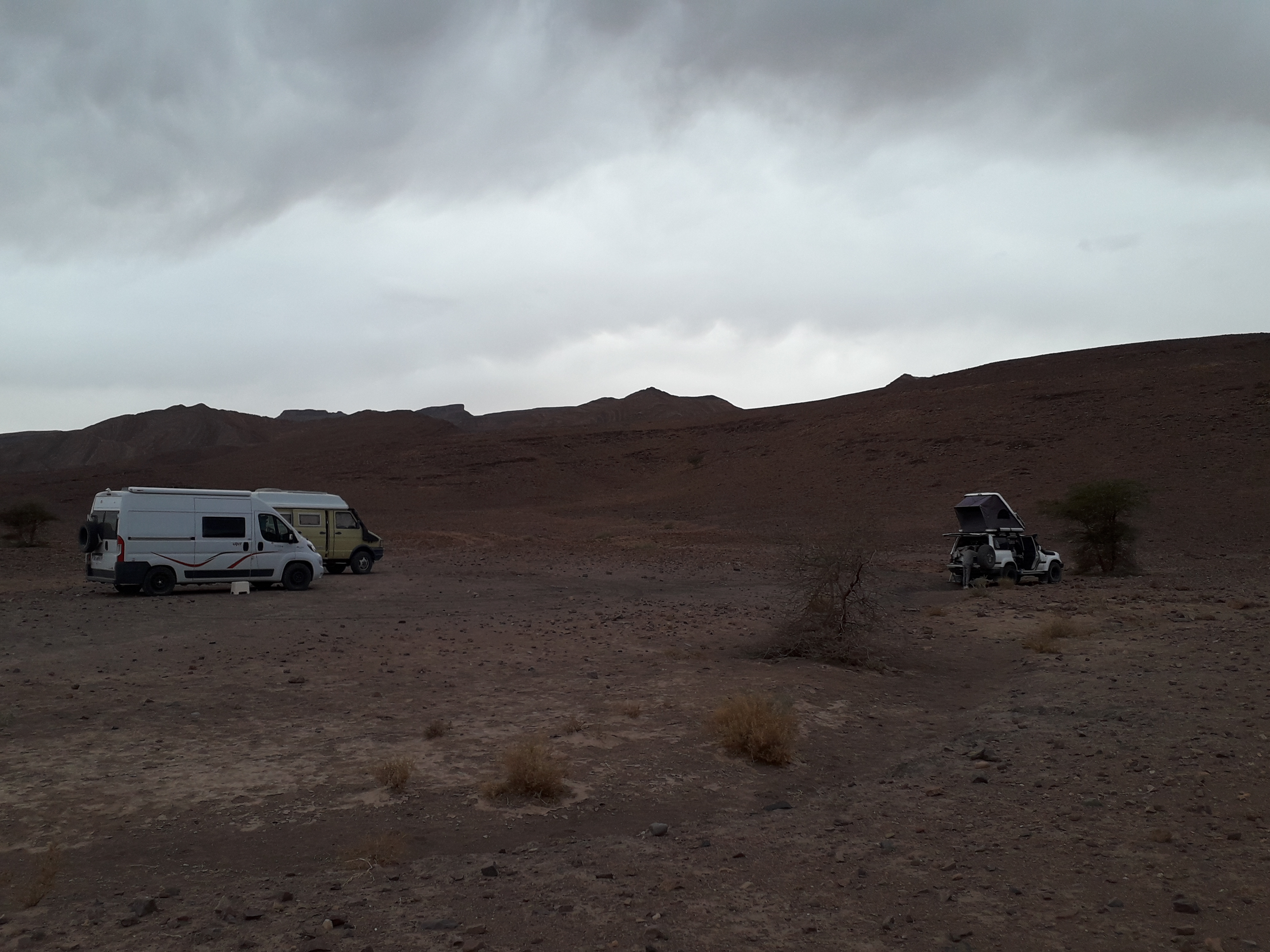 Maroc Bivouac venteux du côté d'Akka Irhen