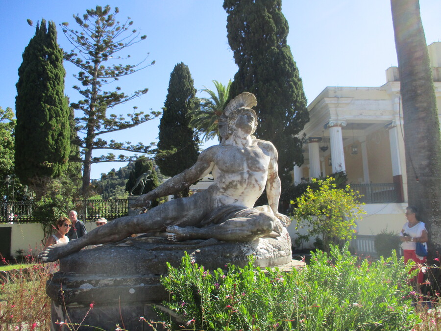 LE PALAIS DE SISSI A  ACHILLON  EN  GRECE  ILE CORFOU