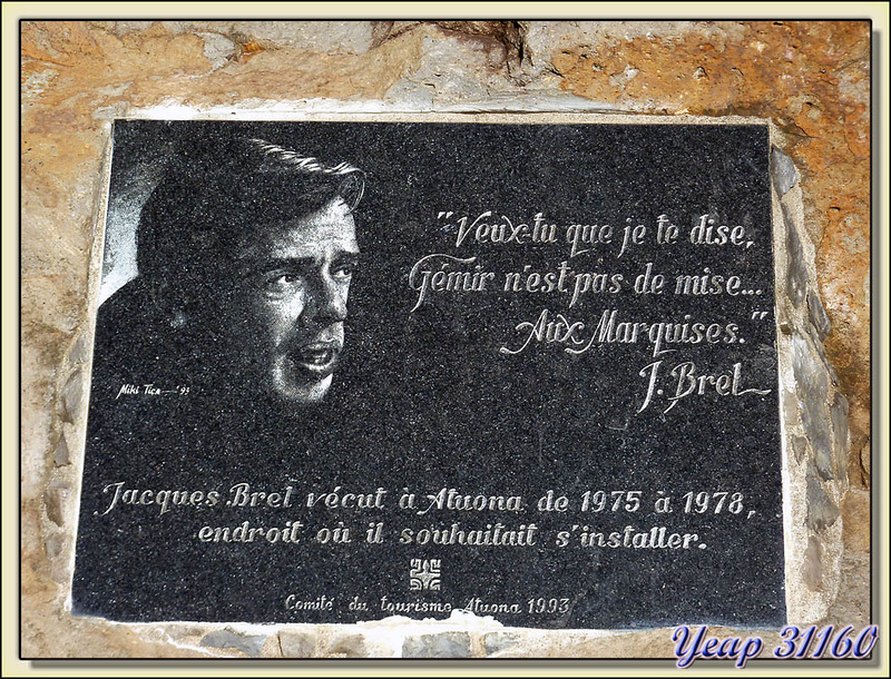 Stèle souvenir Jacques Brel au village d'Atuona - Hiva Oa - Iles Marquises - Polynésie française